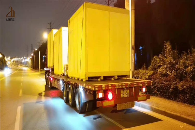 無錫某醫(yī)療機(jī)械設(shè)備定制的木包裝箱發(fā)貨